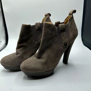 Guess ankle boots size 8
